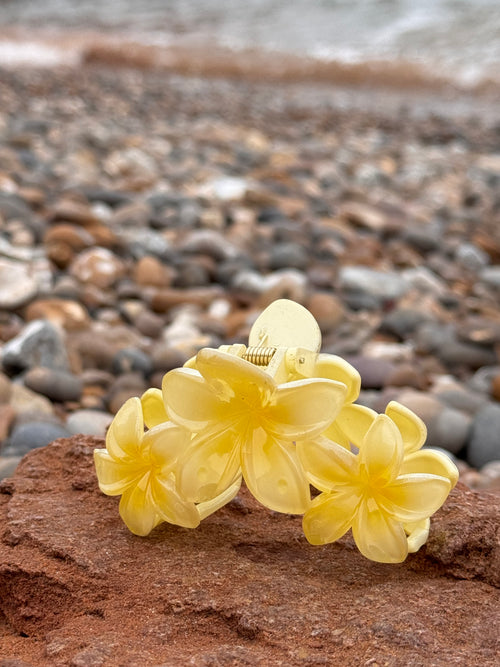 Elsabelle Honolulu Flower Hair Claw Clips